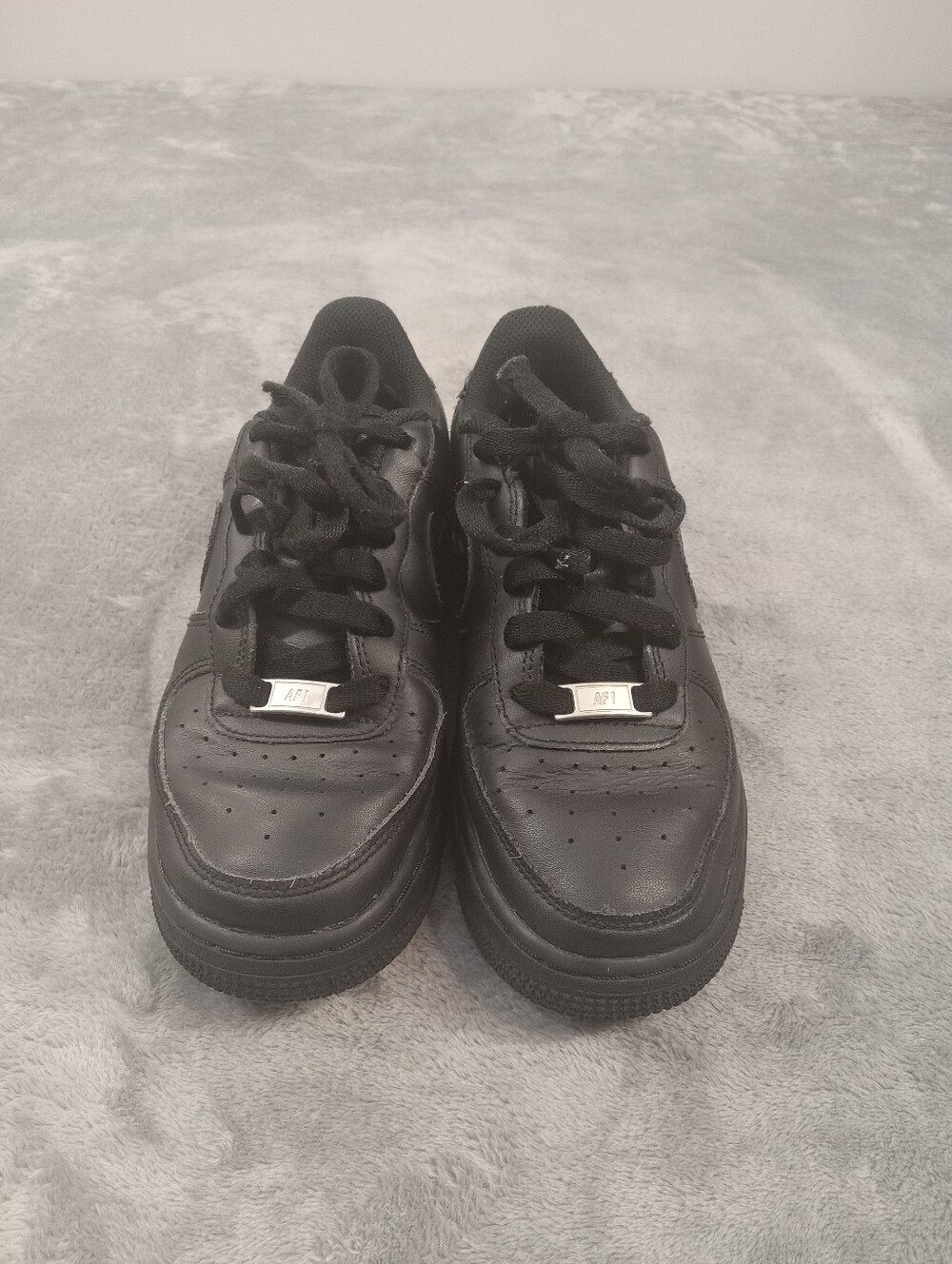 Nike Air F1 Women's All-Black Athletic Sneakers  Size 5y